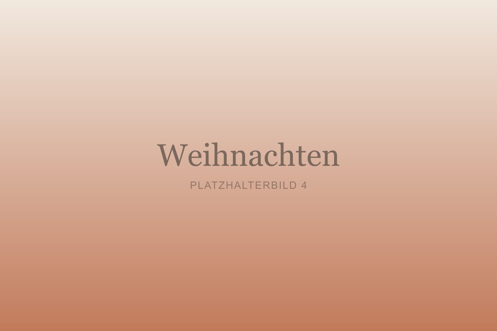 Geschwister kuscheln gemeinsam am Adventskranz